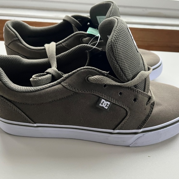 BNWT Mens DC Anvil US Size 9 Shoes - Picture 8 of 10